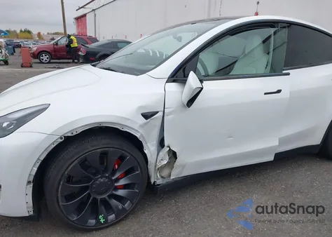 2024 Tesla Model Y Performance Dual Motor All-Wheel Drive из США, поврежденный, VIN 7SAYGDEFXRF161301